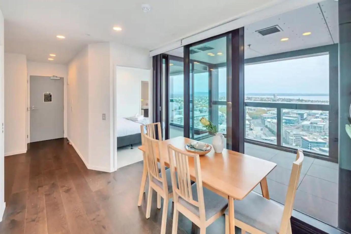 Magnificent Skytower, Sea, Habour View In Cbd Apartment Auckland Exterior photo