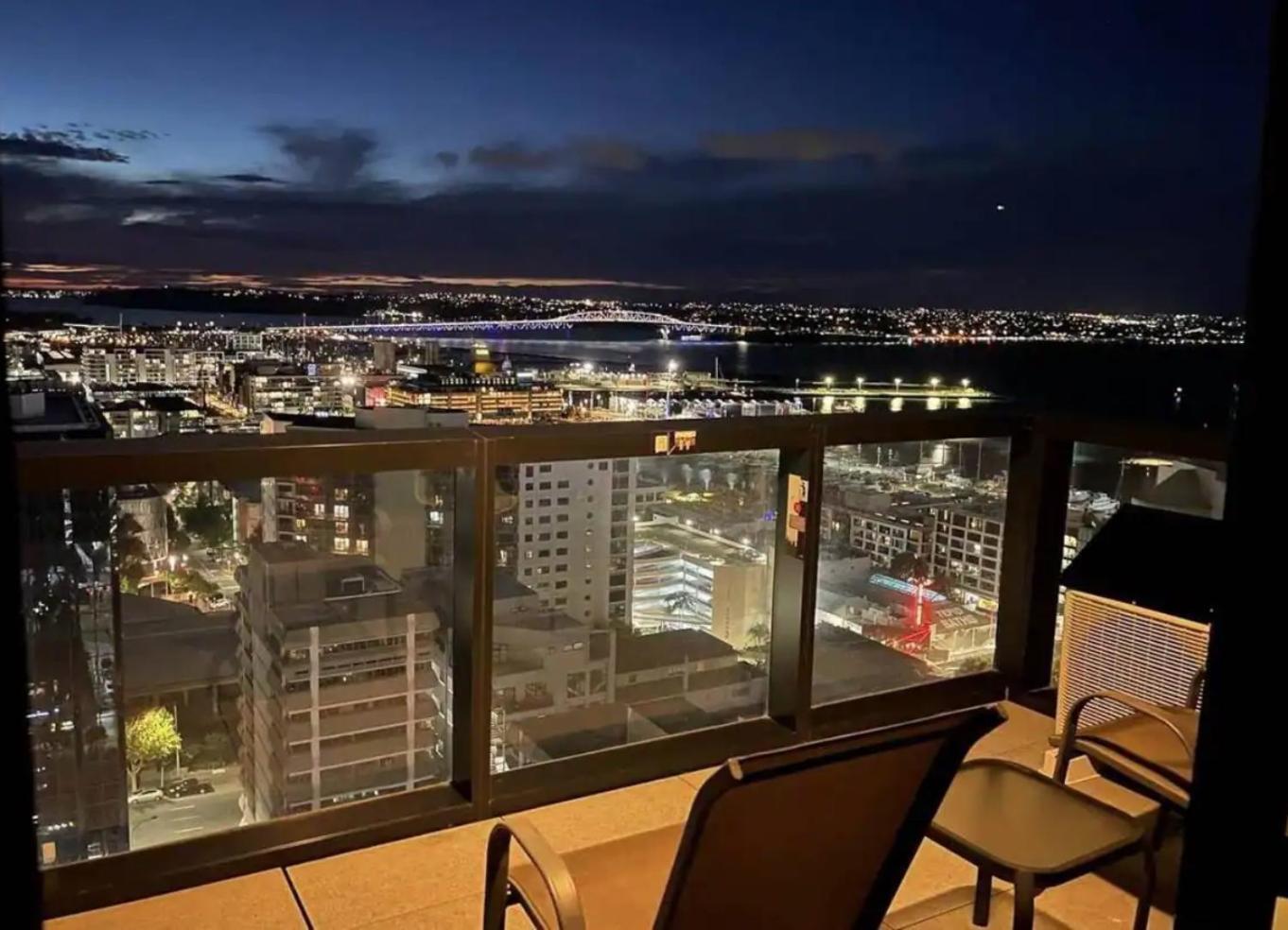 Magnificent Skytower, Sea, Habour View In Cbd Apartment Auckland Exterior photo