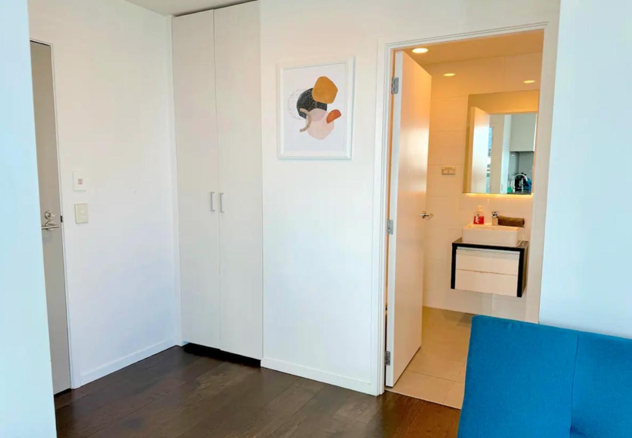 Magnificent Skytower, Sea, Habour View In Cbd Apartment Auckland Exterior photo